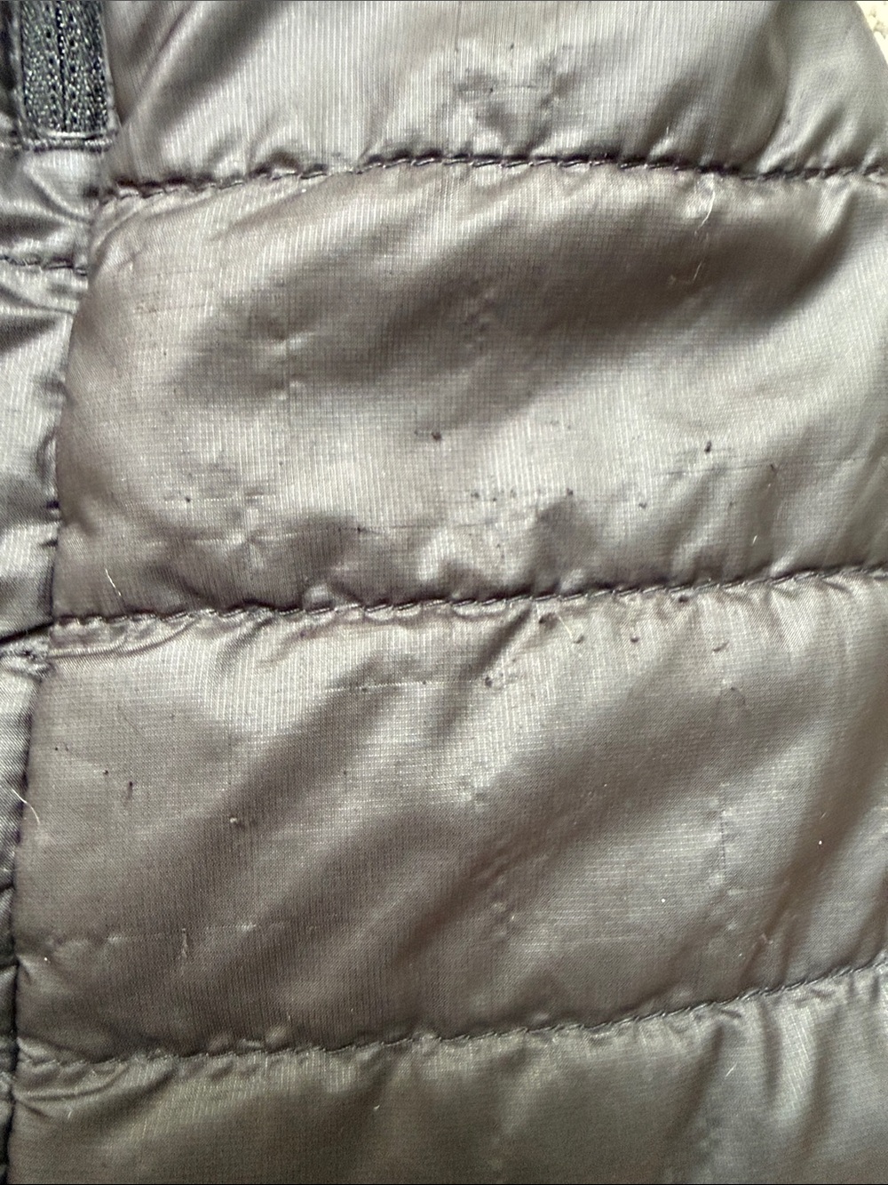 Patagonia Women’s Black Quilted Nano puff - Picture 6 of 9